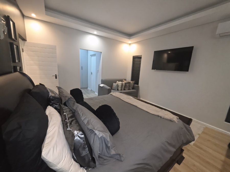 4 Bedroom Property for Sale in Sandown Western Cape